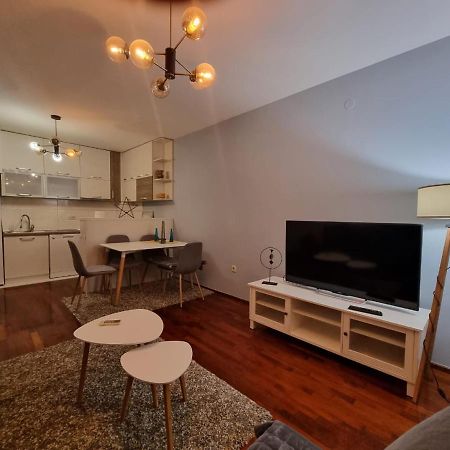 5 Star Apartment Podgorica Eksteriør billede