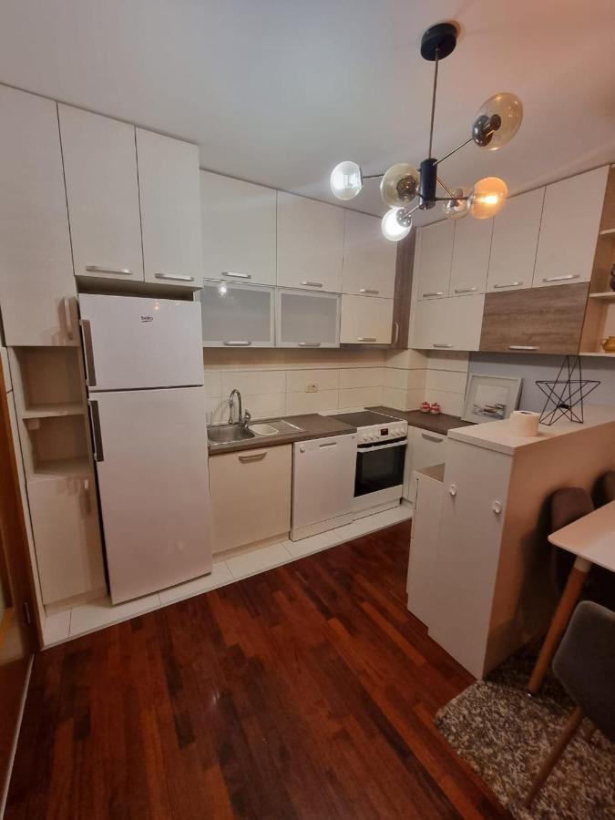 5 Star Apartment Podgorica Eksteriør billede