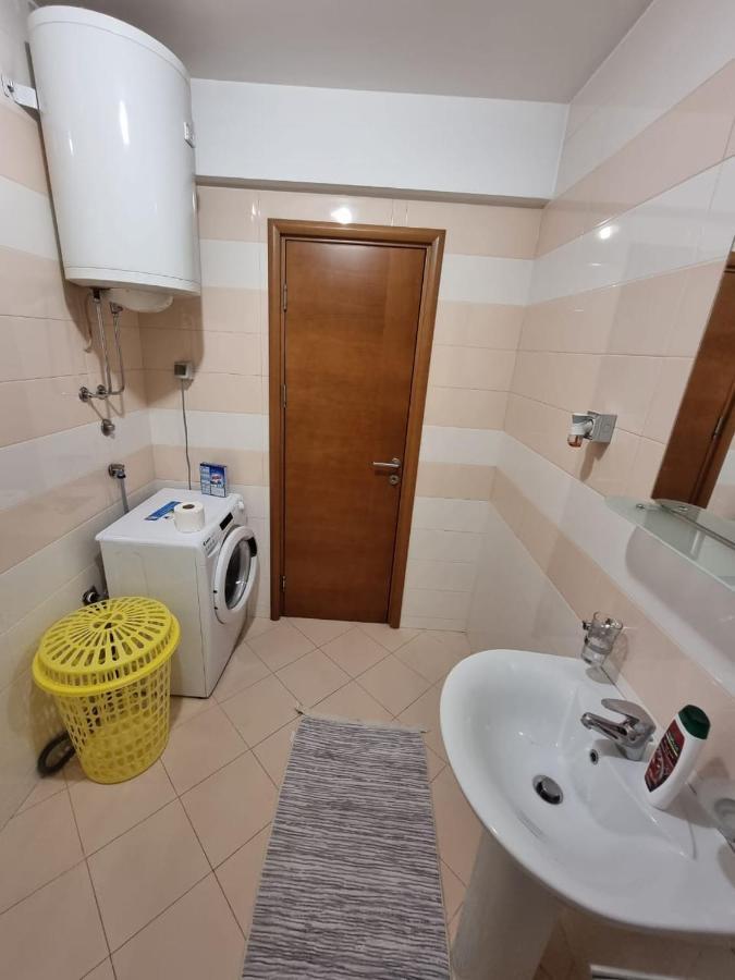 5 Star Apartment Podgorica Eksteriør billede