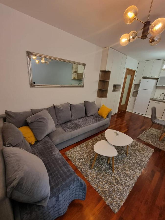5 Star Apartment Podgorica Eksteriør billede